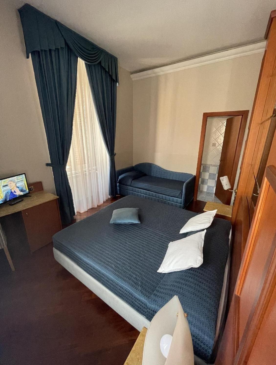 69 Manin Termini Bed & Breakfast Rome Exterior photo